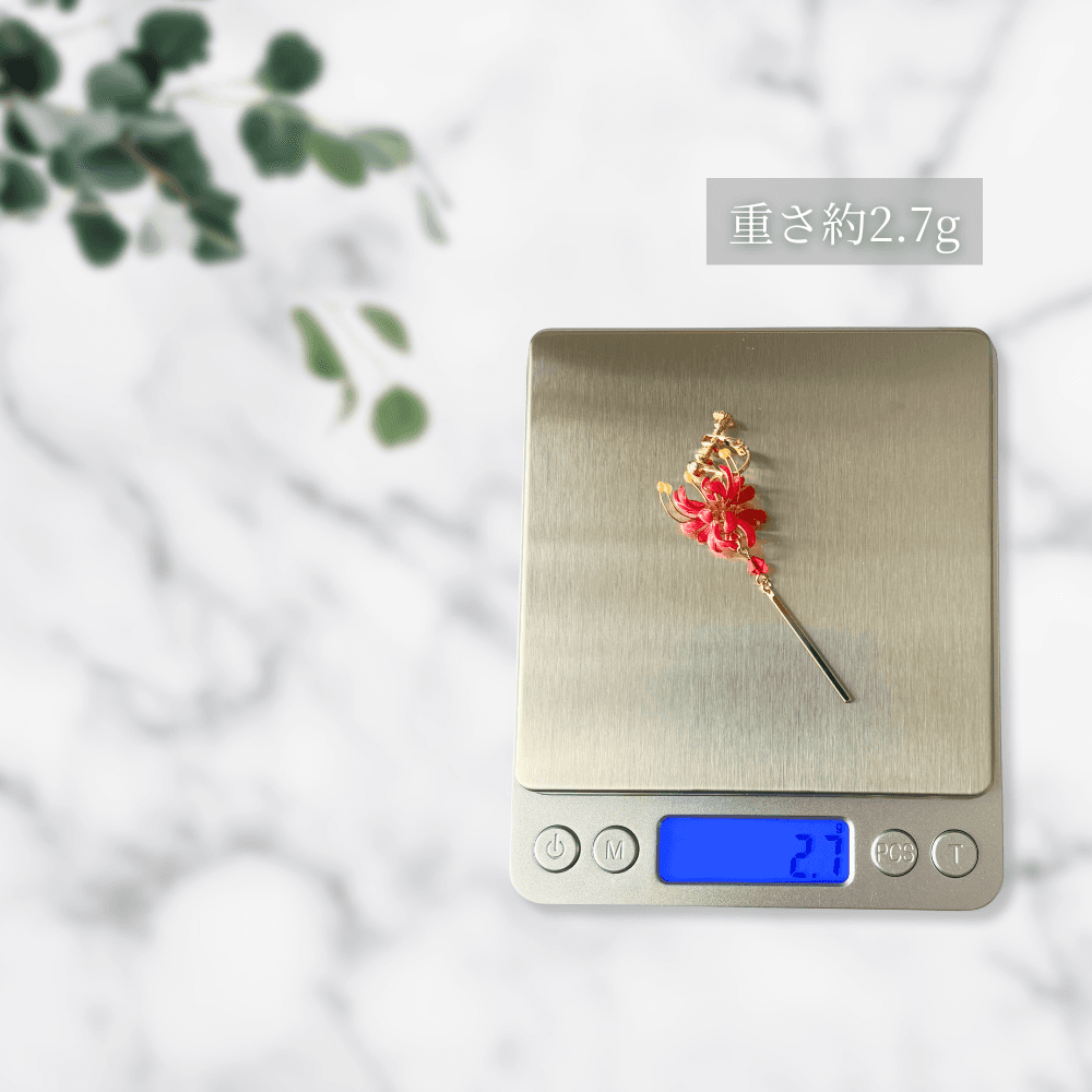 【彼岸花／曼珠沙華】イヤリング ホワイト／ニッケルフリー／揺れる／レジン×ワイヤー／幻想的な白／和装／受注製作 | 12枚目